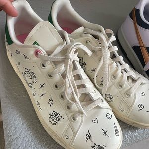 Stan smith Andre Saraiva size 5.5y rare.